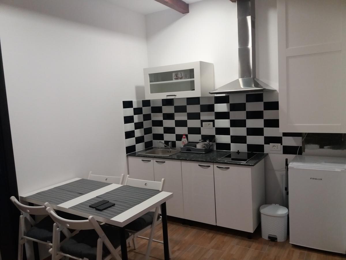 Casuta Bunicilor Villa บูคาเรสต์ ภายนอก รูปภาพ