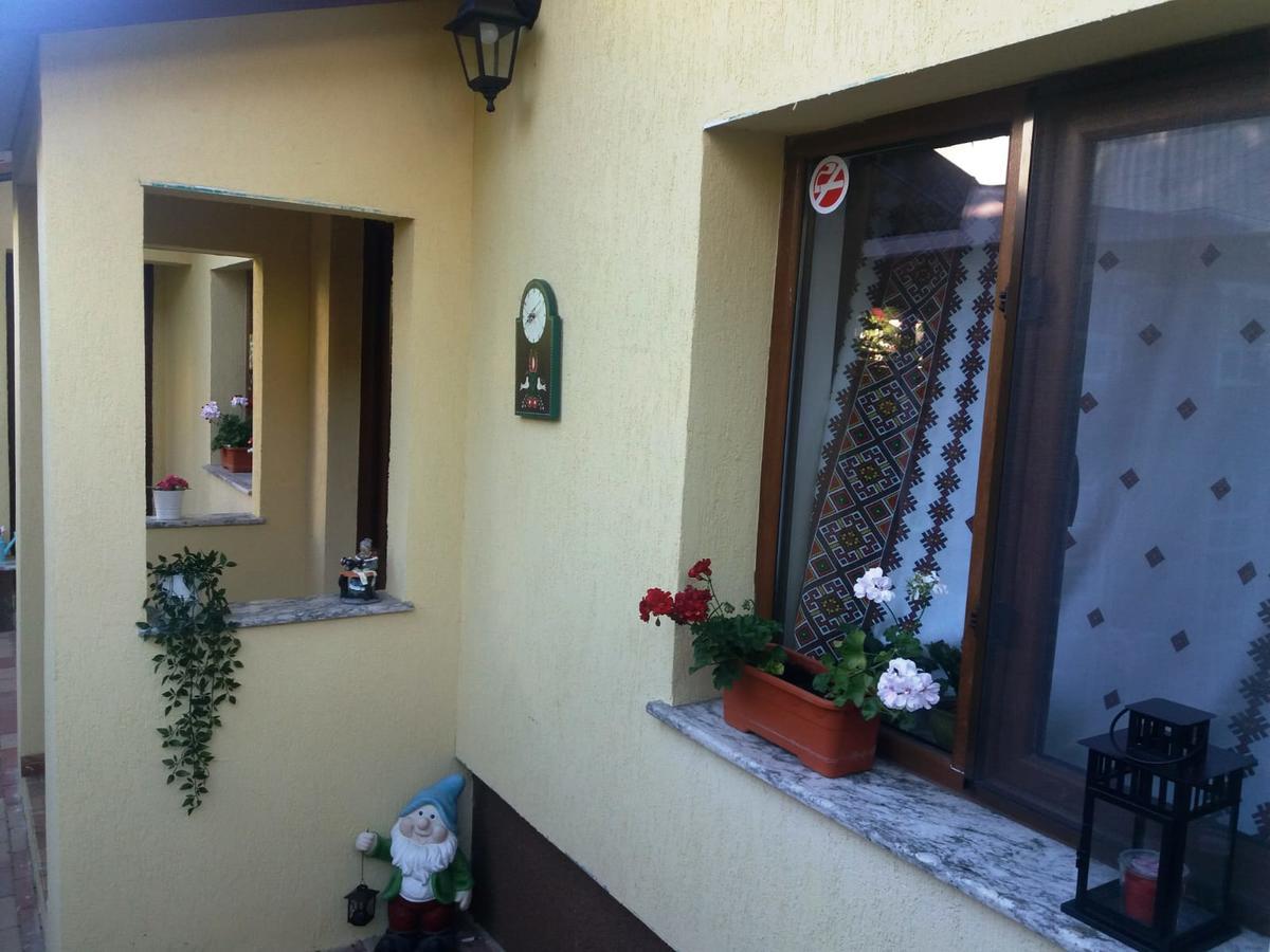 Casuta Bunicilor Villa บูคาเรสต์ ภายนอก รูปภาพ